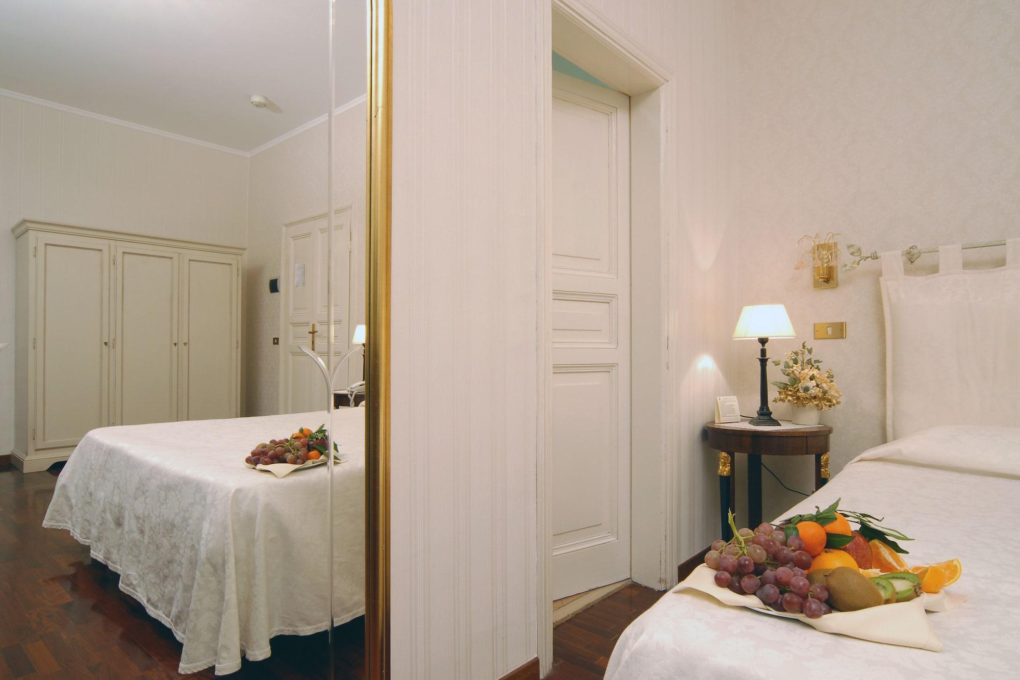 Hotel Villa Aricia Ariccia Buitenkant foto
