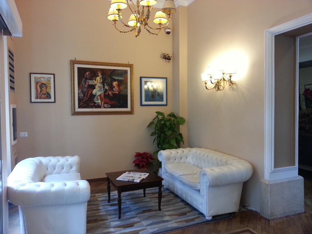 Hotel Villa Aricia Ariccia Buitenkant foto