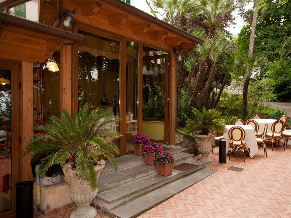 Hotel Villa Aricia Ariccia Buitenkant foto